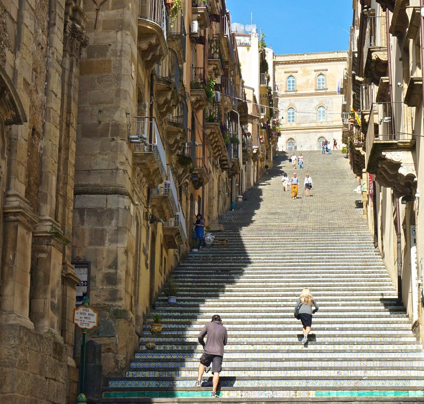 immagine che raffigura la scalinata di Santa Maria del Monte di Caltagirone